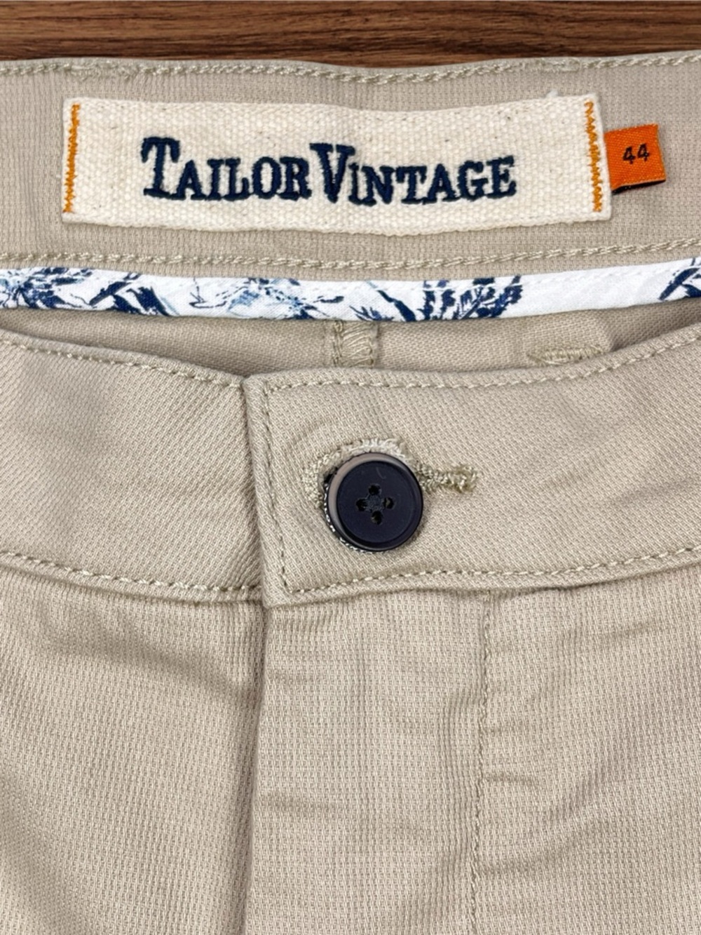 Tailor Vintage Men’s Greenwich Reg. Fit Summer Khaki Shorts. Size 44 - Picture 5 of 14